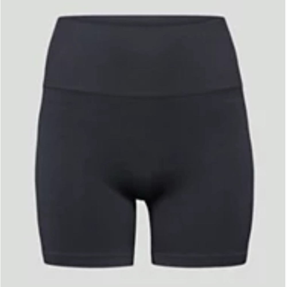 Aritzia TnaBODY™ Atmosphere Hi-Rise 5" Short size Small Black - Picture 8 of 8